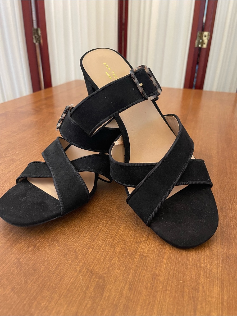 Ann Taylor Black Crisscross Slide Sandals 8.5M NEW